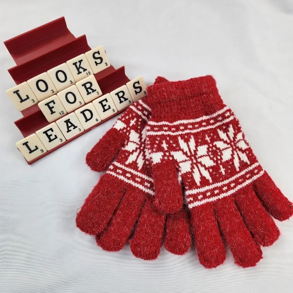 🩵NWT New Gear Winterwear Red w/White Snowflake Print Fleece Lined Gloves